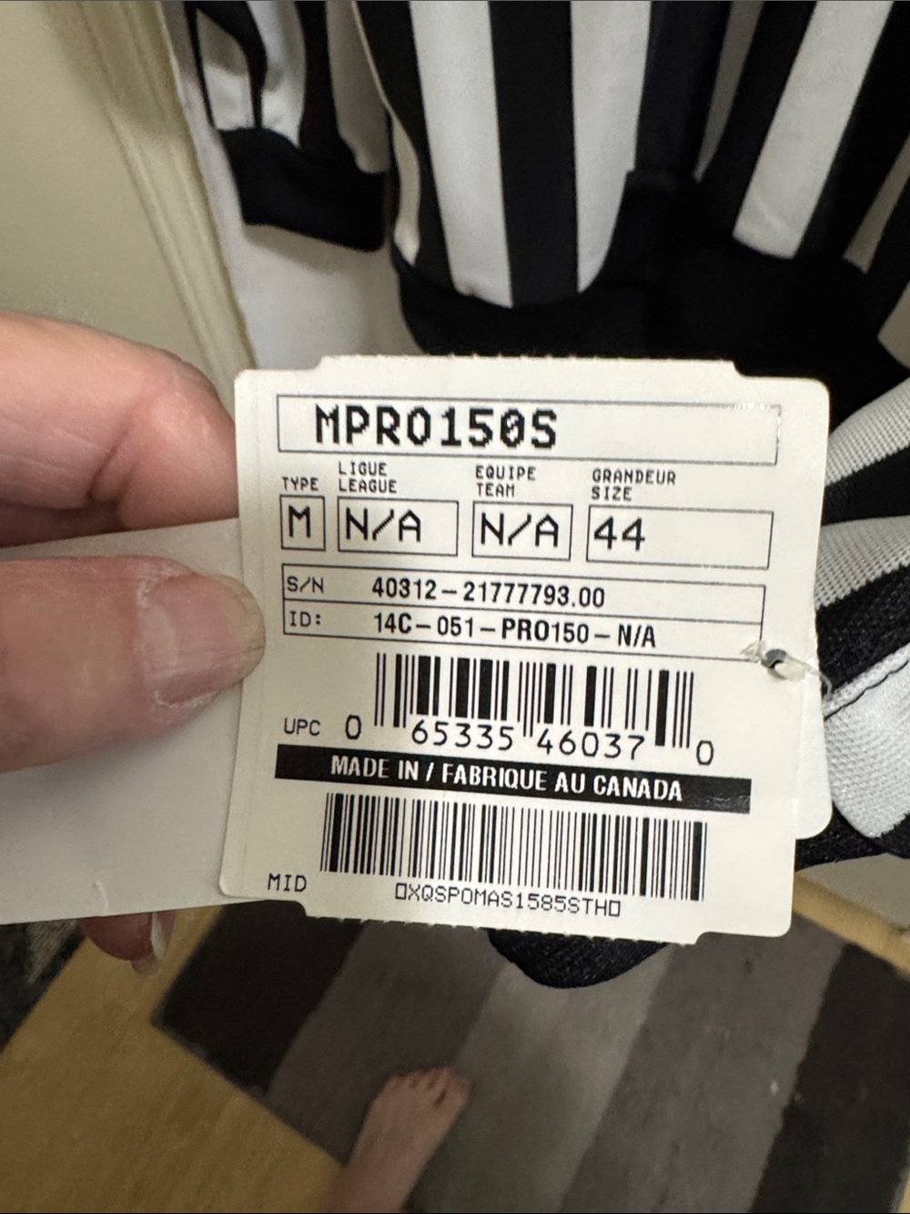 CCM- Black & White Striped Men’s Referee Pull over - Picture 5 of 5